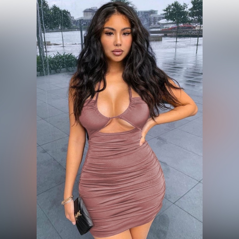 🔴 NWT Boutique Metallic Rose Ruched Mini Dress